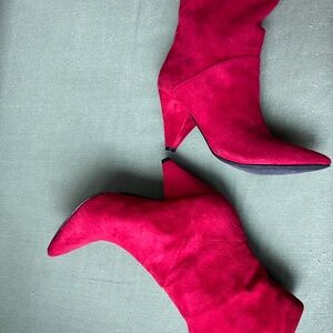 Red faux suede boots by indigo rd. size 9M – Excellent Condition